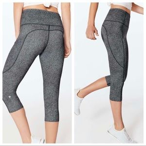Lululemon Fast & Free Crop II (Nulux 19") Fractal Dark Starlight Black Size 4